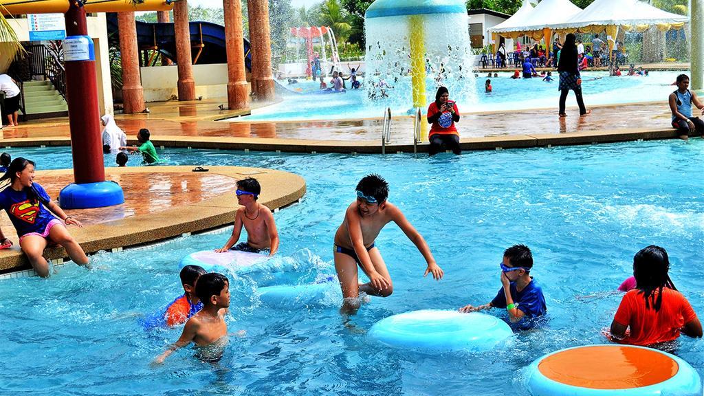 Bayou Lagoon Park Resort Malacca Ngoại thất bức ảnh